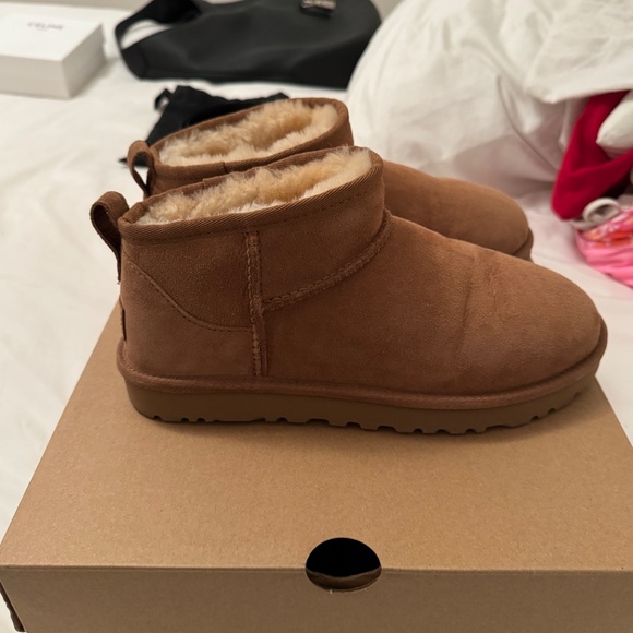 Women’s Classic Ultra Mini UGG in Chestnut - Picture 3 of 4